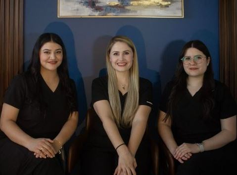 Slider image (9) Shiny Dental